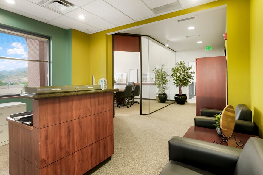 More Photos Of 10789 Bradford Rd, Littleton Office For Sale