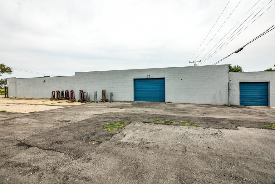 More Photos Of 1113 N Utica Ave, Tulsa Industrial For Sale