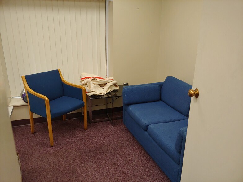 More Photos Of 30 E 1st Ave, Lexington Office For Lease