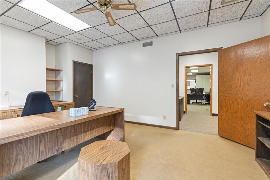 More Photos Of 127 Pearl St, Council Bluffs Office For Lease