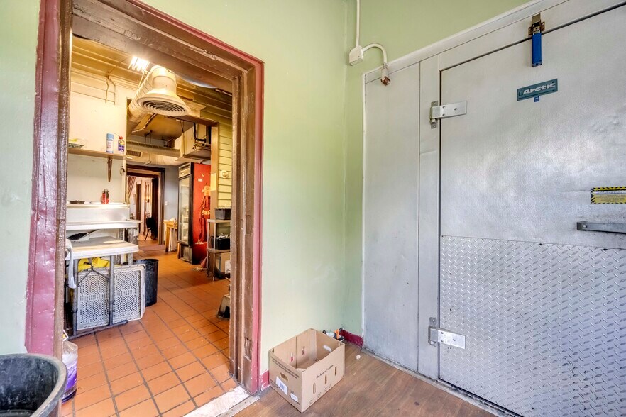 More Photos Of 5881 Sullivan Trl, Nazareth General Retail For Sale