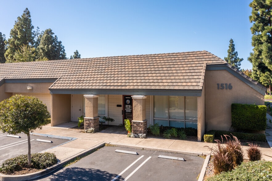 More Photos Of 1516 Brookhollow Dr, Santa Ana Medical For Lease