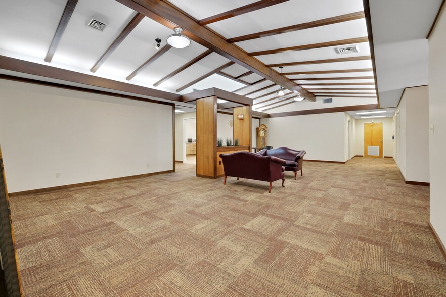 More Photos Of 6601-6535 Chester Ave, Jacksonville Continuing Care Retirement Community For Lease