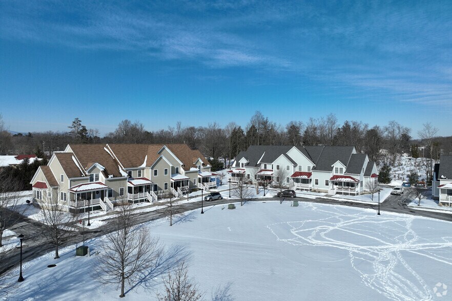 More Photos Of 27-33 Firehouse Ln, Red Hook Apartments For Sale