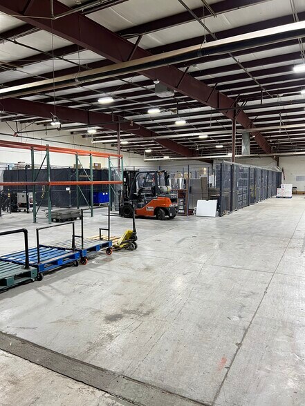 More Photos Of 1657 N State St, Lehi Manufacturing For Sale