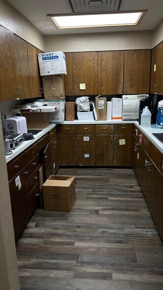 More Photos Of 615 E Oklahoma Ave, Enid Medical For Sale