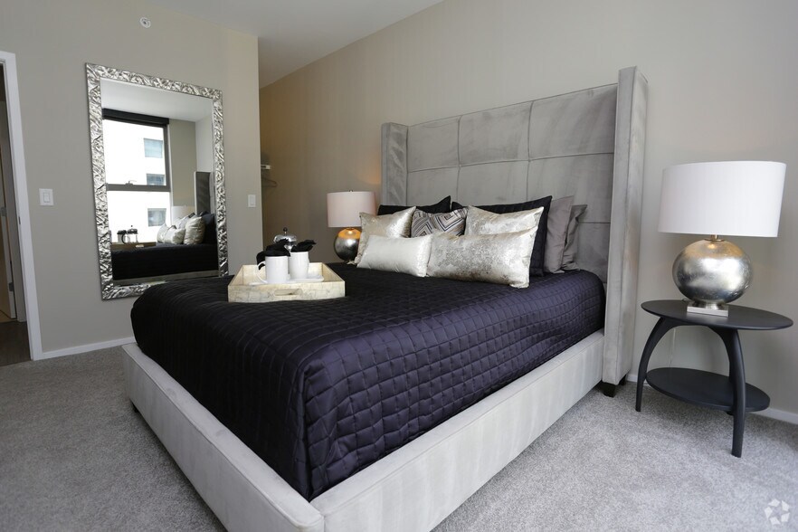 More Photos Of 123 N Desplaines St, Chicago Apartments For Lease