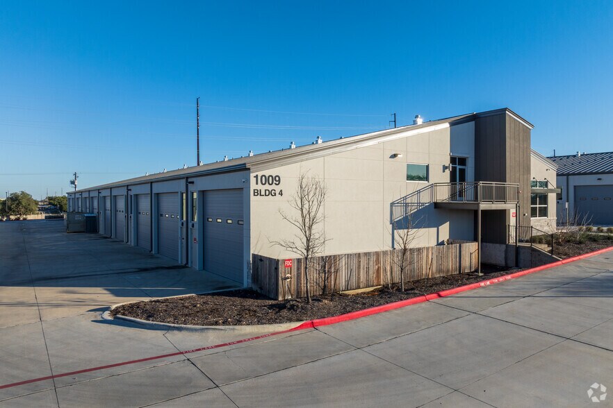 More Photos Of 1009 N Ranch 620 Rd, Lakeway Warehouse For Sale