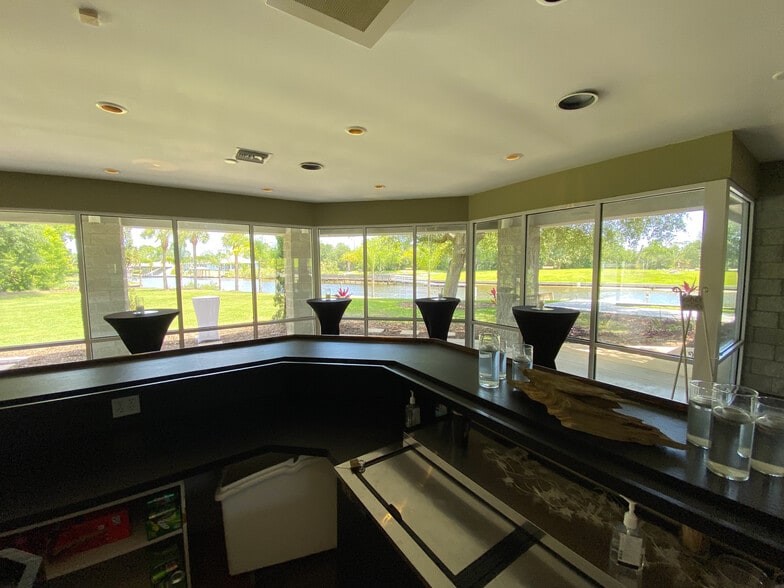More Photos Of 1 Yacht Club Dr, Palm Coast Restaurant For Sale