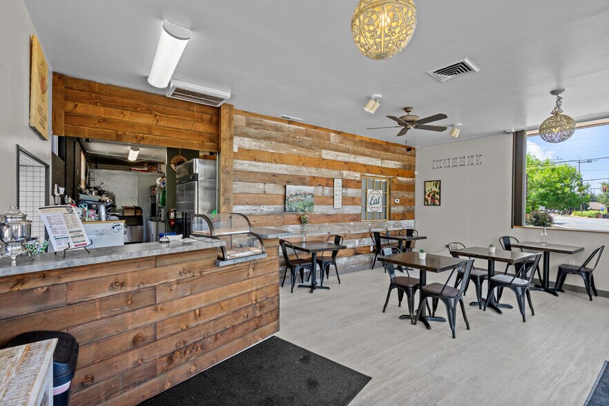 More Photos Of 1760 Market St NE, Salem Freestanding For Sale