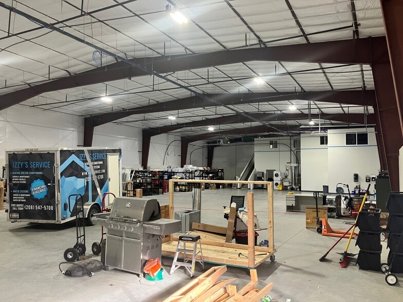 More Photos Of 8670 E Cash Ln, Nampa Industrial For Lease