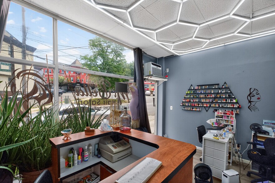 More Photos Of 124 Lincoln Ave, Mount Vernon Office For Sale