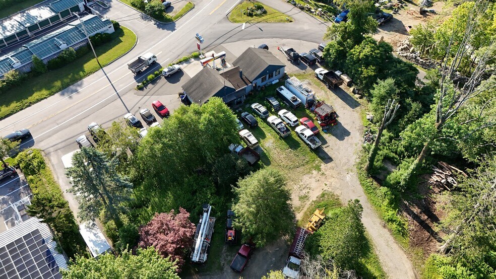 More Photos Of 390 Smith Ridge Rd, South Salem Service Station For Sale