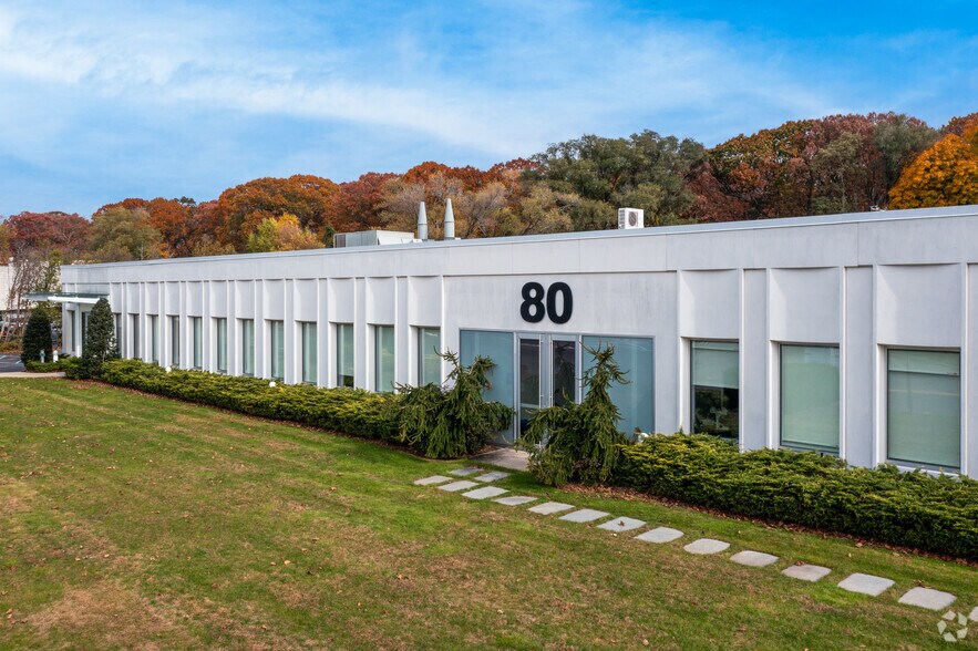 More Photos Of 80 Crossways Park Dr, Woodbury Office For Lease