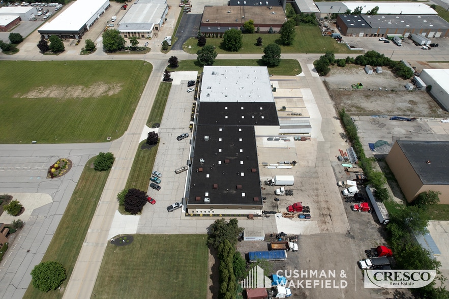 More Photos Of 7307 Young Dr, Walton Hills Manufacturing For Lease