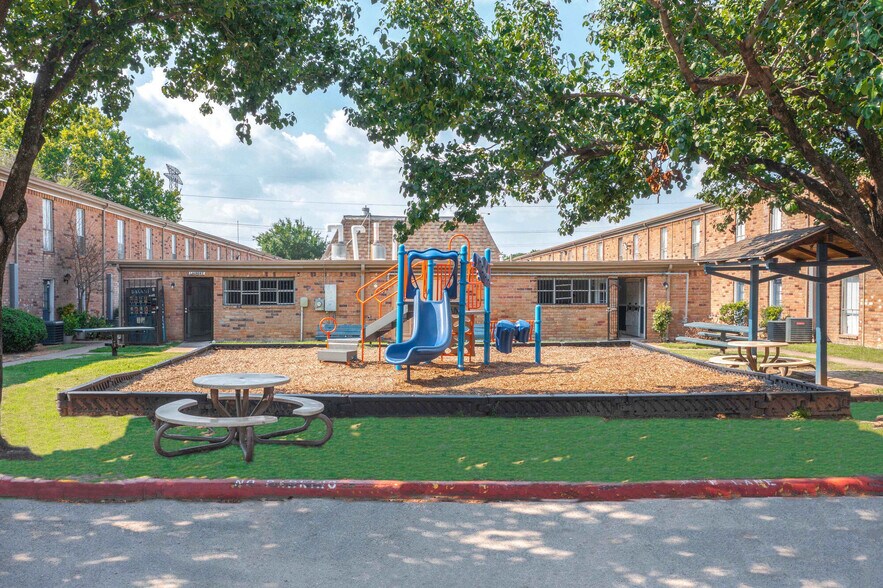 More Photos Of 10000 Hammerly Blvd, Houston Apartments For Sale