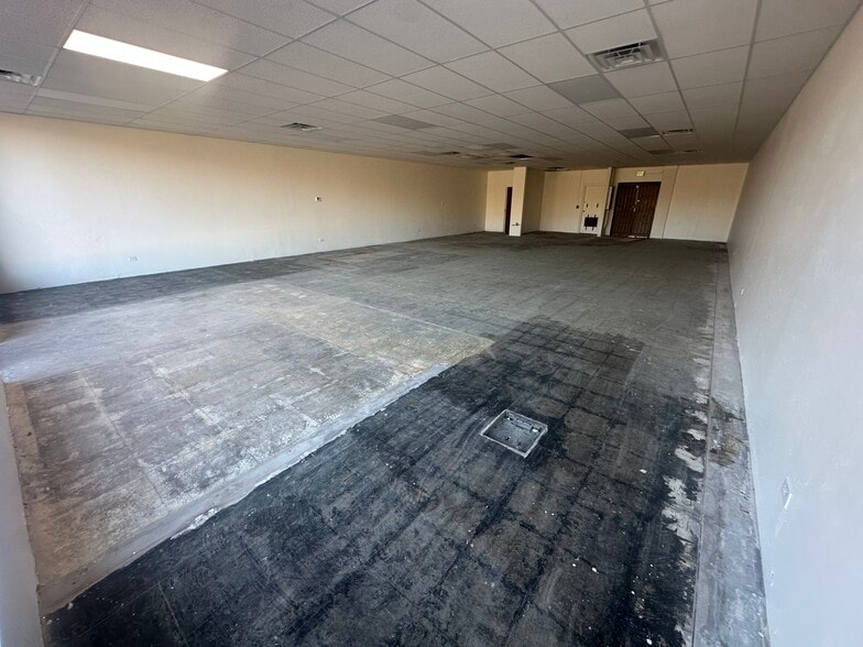 More Photos Of 10890 E Dartmouth Ave, Aurora Storefront For Lease