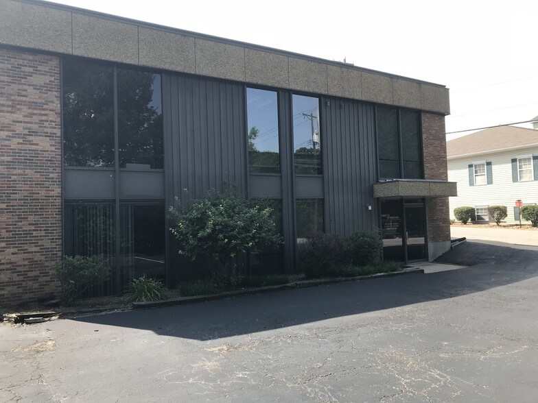 More Photos Of 320 N 5th St, Saint Charles Office For Lease