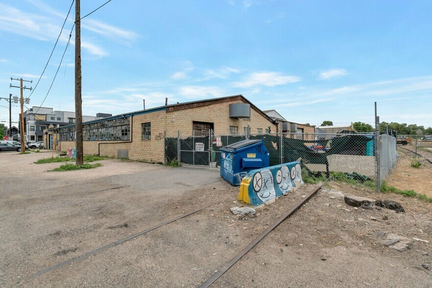 More Photos Of 2401 S Delaware St, Denver Manufacturing For Sale