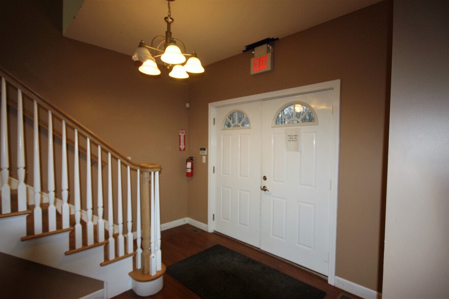 More Photos Of 91 Gleneida Ave, Carmel Office For Sale