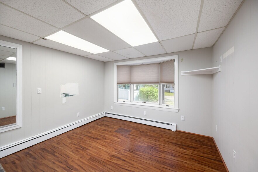 More Photos Of 275 W Main St, Norton Office Residential For Sale