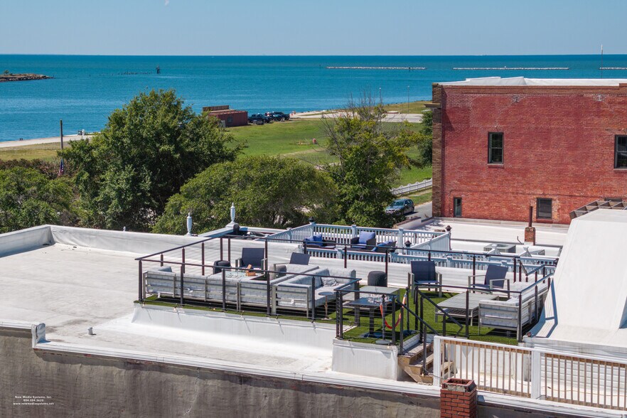 More Photos Of 225 Mason Ave, Cape Charles Storefront For Sale