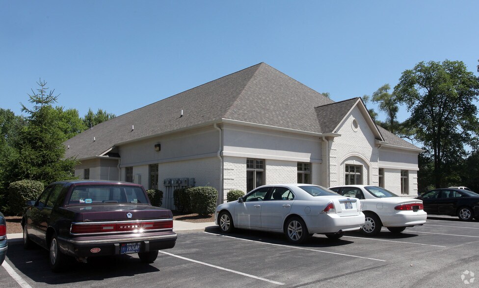 More Photos Of 6904 S East St, Indianapolis Office For Lease