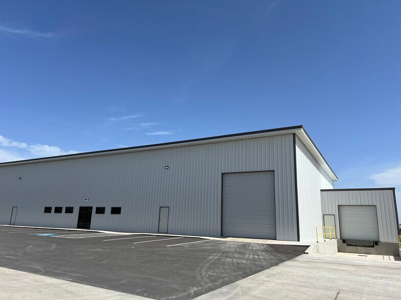 More Photos Of 6020 W 55th St S, Tulsa Warehouse For Lease