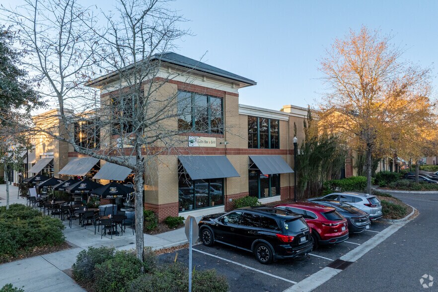 More Photos Of 600 Long Point Rd, Mount Pleasant Unknown For Lease