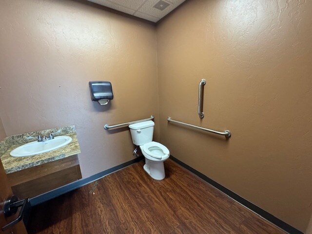 More Photos Of 1904 W Broadway Ave, Sulphur General Retail For Lease