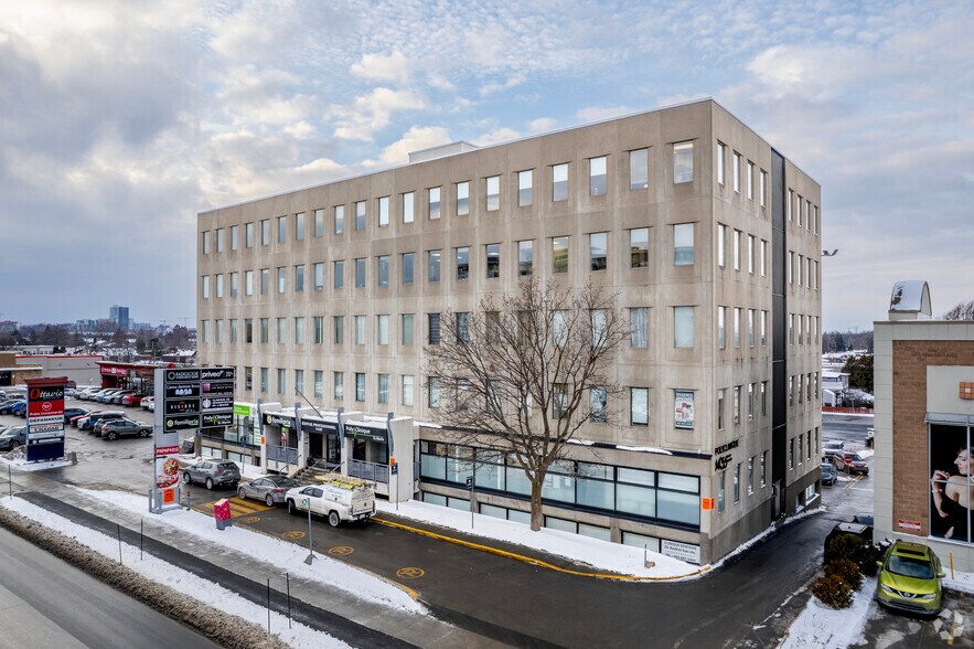 More Photos Of 1435 Boul Saint-Martin O, Laval Medical For Lease