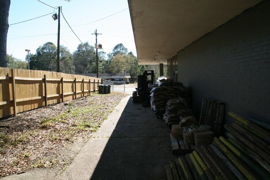 More Photos Of 1308 W Bluff St, Woodville Storefront Retail Office For Sale