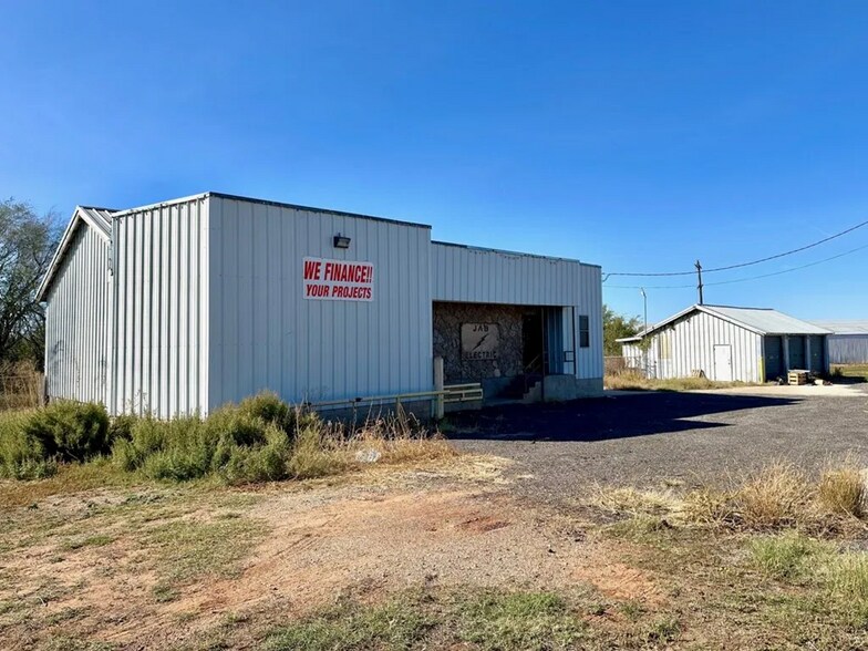 More Photos Of 1307 Elm St, Sweetwater Flex For Sale