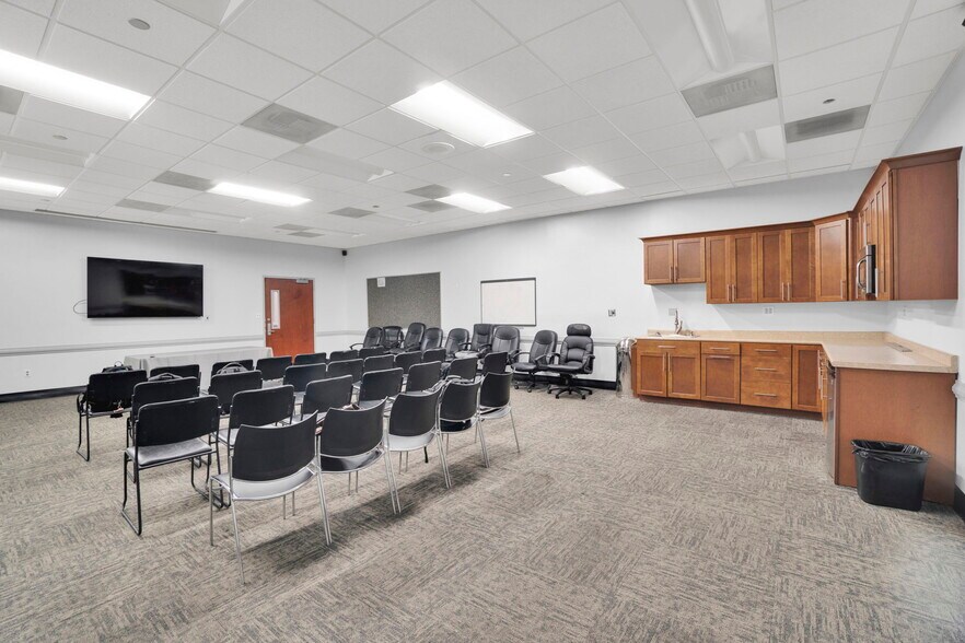 More Photos Of 816 W Fieldcrest Rd, Eden Industrial For Sale