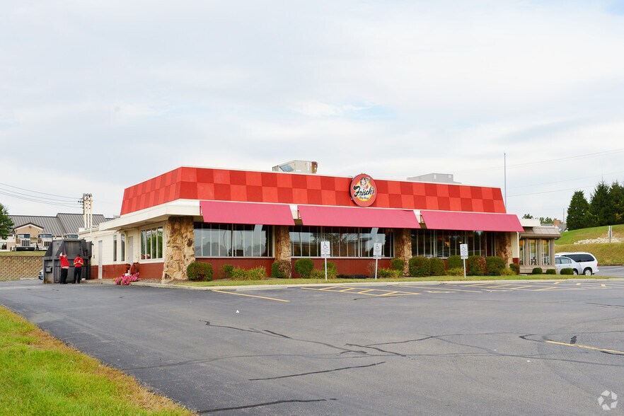 More Photos Of 8201 Claude Thomas Rd, Franklin Restaurant For Lease