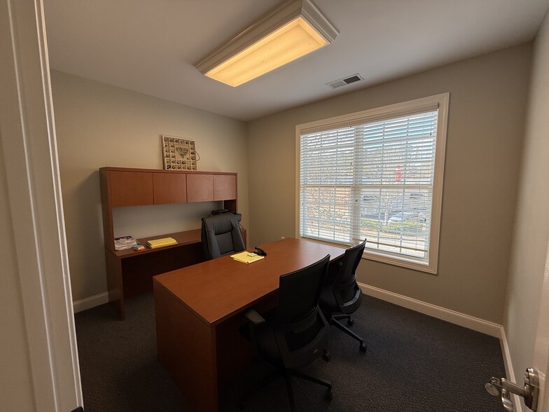More Photos Of 3105 Creekside Village Dr, Kennesaw Office For Sale