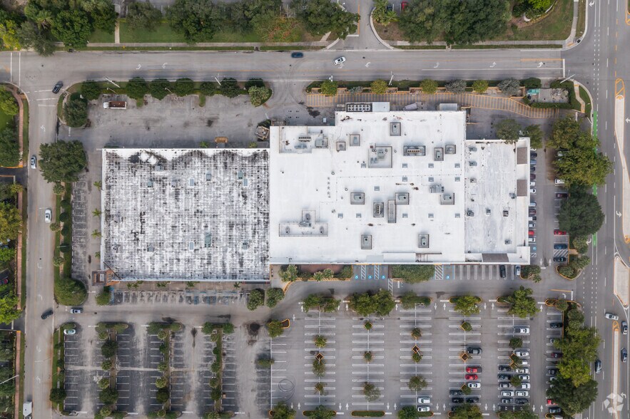 More Photos Of 7676 Peters Rd, Plantation Freestanding For Lease