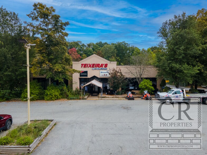 More Photos Of 1680 Route 9G, Hyde Park Freestanding For Sale