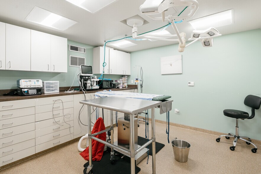 More Photos Of 6400 4th St N, Saint Petersburg Medical For Sale