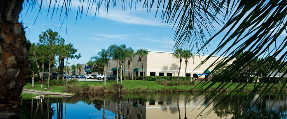 More Photos Of 4207-4285 SW Martin Hwy, Palm City Warehouse For Lease
