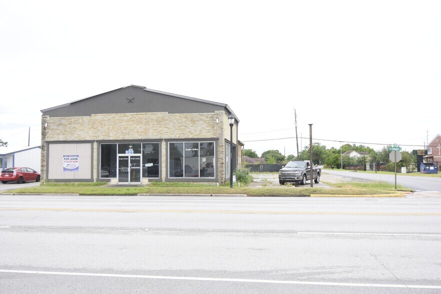 More Photos Of 621 W Main St, La Porte Warehouse For Lease