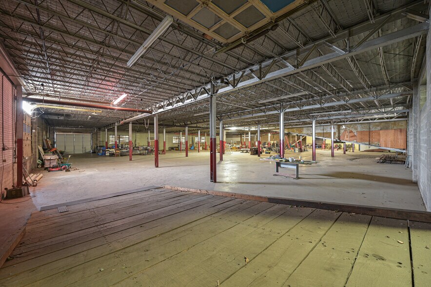 More Photos Of 1701 NW 5th St, Oklahoma City Warehouse For Sale