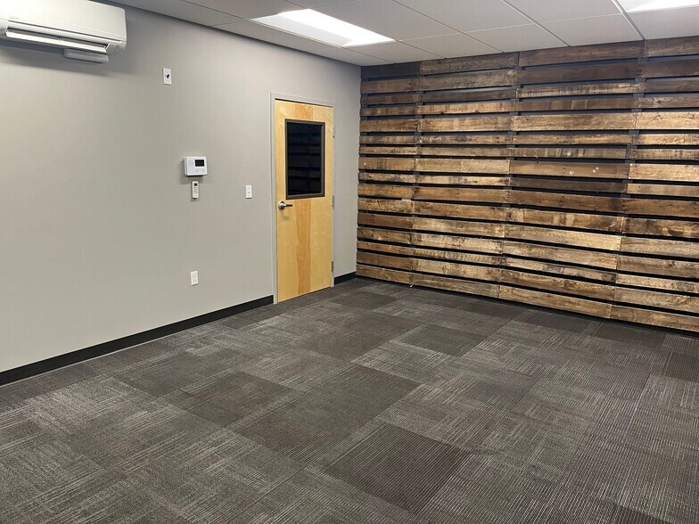 More Photos Of 2225 N Molter Rd, Liberty Lake Light Manufacturing For Lease