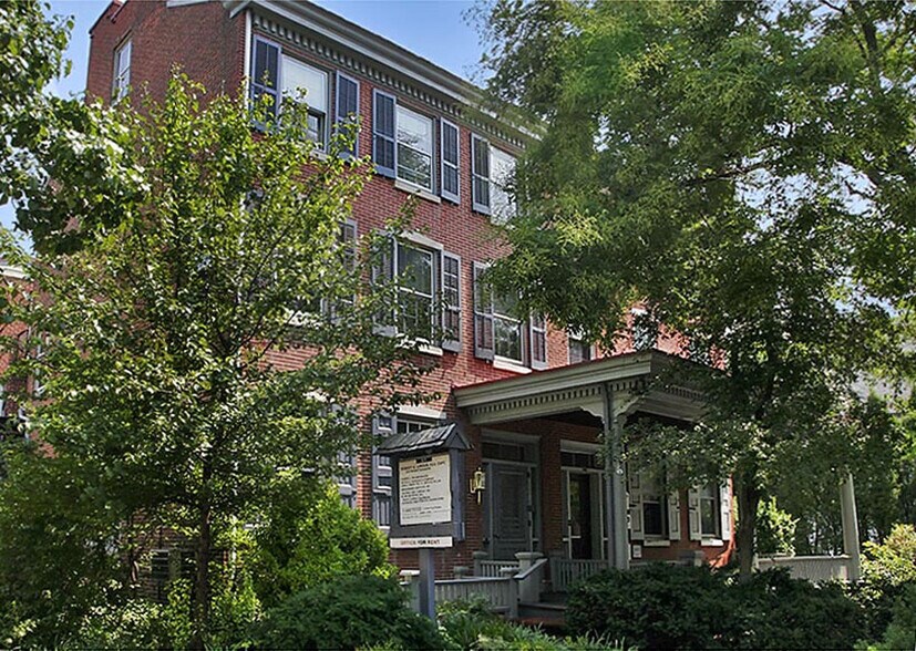 More Photos Of 103 S High St, West Chester Office For Lease