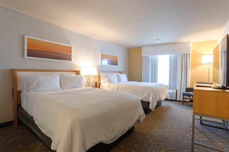 More Photos Of 600 Interstate 30, Little Rock Hotel For Sale