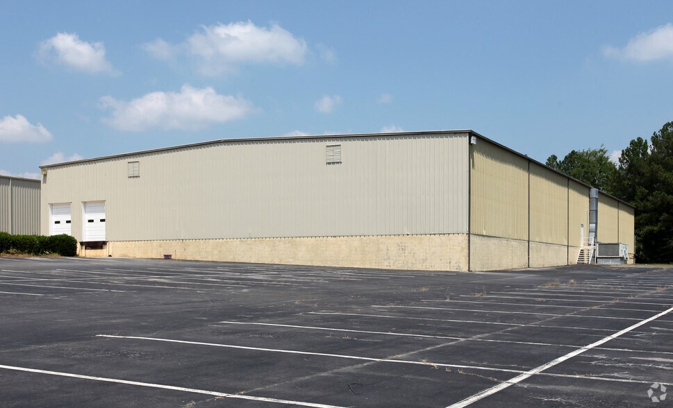 More Photos Of 8005 Knightdale Blvd, Knightdale Warehouse For Lease