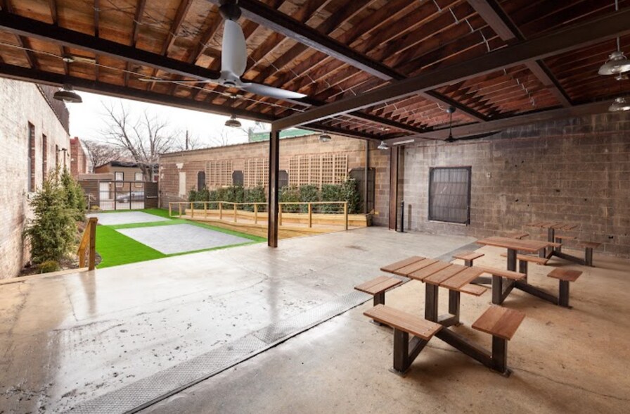 More Photos Of 3511 9th St, Long Island City Office Residential For Lease