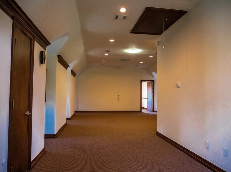 More Photos Of 446 Heights Blvd, Houston Office Residential For Sale