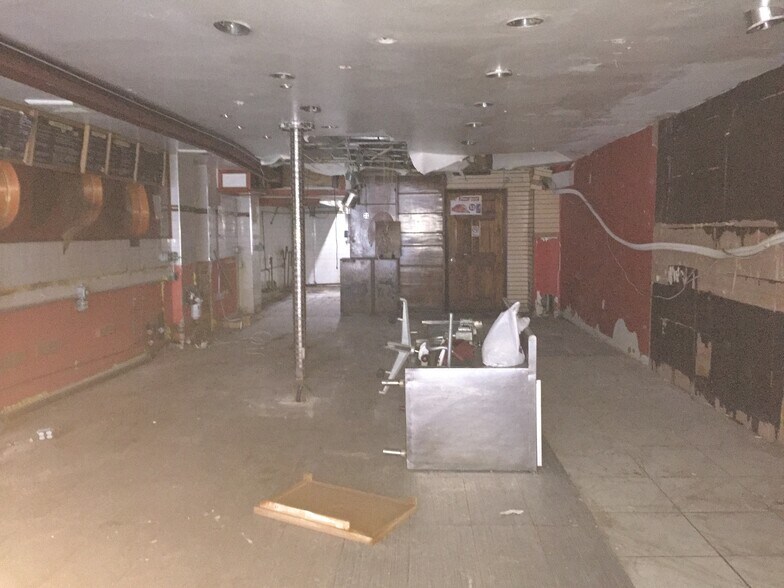 More Photos Of 155 8th Ave, New York Storefront Retail Office For Lease