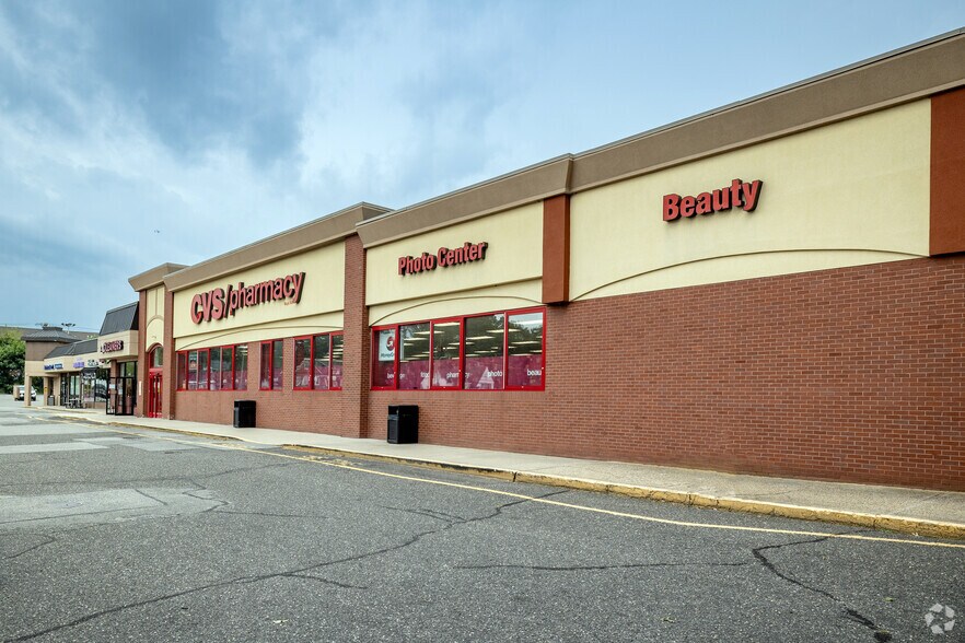 More Photos Of 721-755 Fort Salonga Rd, Northport General Retail For Sale